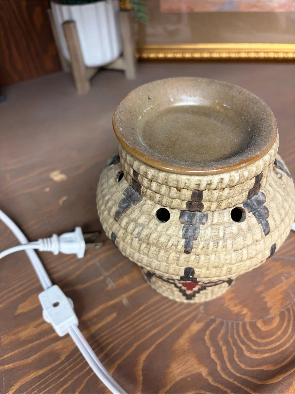 Woven Electric Fragrance Warmer in Natural and Red